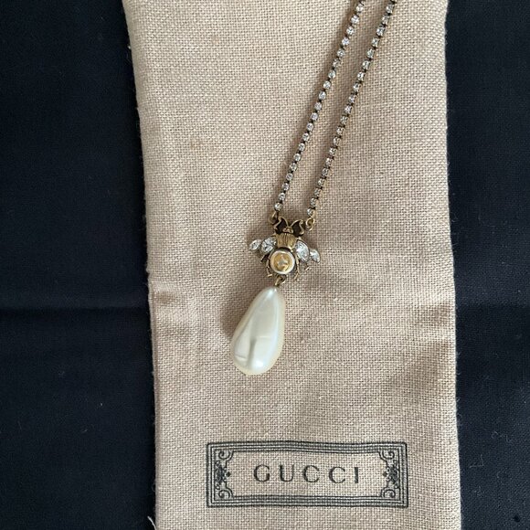 GUCCI Interlocking G Bee Pearl Necklace - Picture 1 of 8
